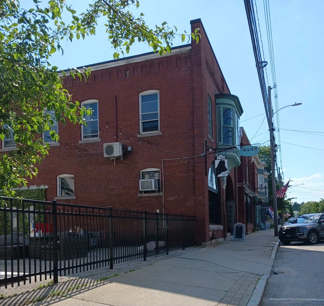 290 Maine St